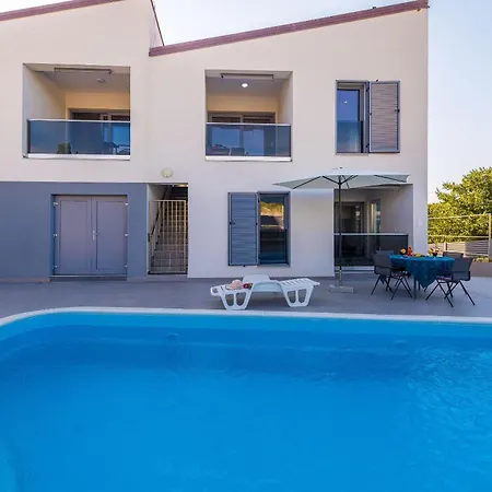Cozy Apartamento Lukoran