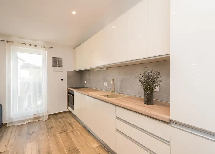 Cozy Apartman Lukoran