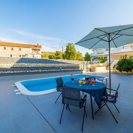 Apartment Cozy Lukoran